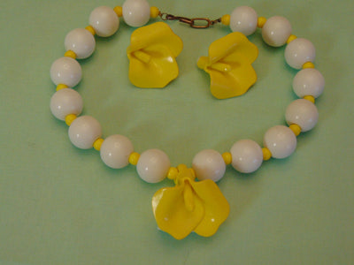60s Lucite Flower Necklace & Clip Earring Set: Holland Garden Style