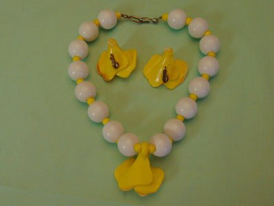60s Lucite Flower Necklace & Clip Earring Set: Holland Garden Style
