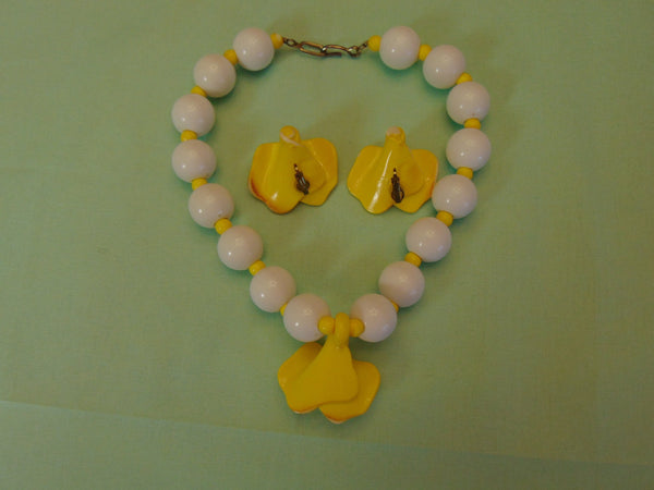 60s Lucite Flower Necklace & Clip Earring Set: Holland Garden Style