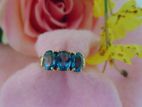 10KT Yellow Gold Blue Topaz Ring: December Birthstone, Size 5.5