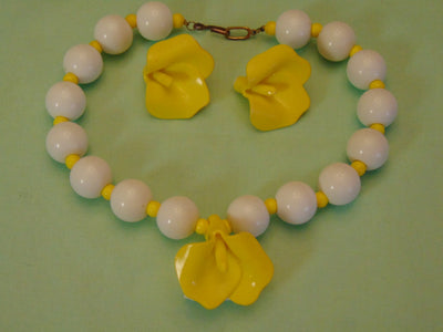 60s Lucite Flower Necklace & Clip Earring Set: Holland Garden Style