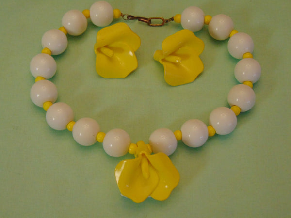 60s Lucite Flower Necklace & Clip Earring Set: Holland Garden Style