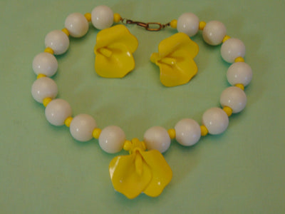 60s Lucite Flower Necklace & Clip Earring Set: Holland Garden Style
