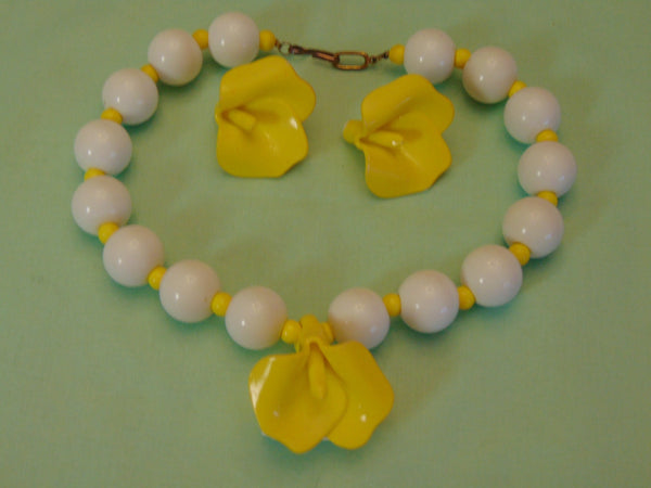 60s Lucite Flower Necklace & Clip Earring Set: Holland Garden Style