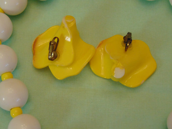60s Lucite Flower Necklace & Clip Earring Set: Holland Garden Style