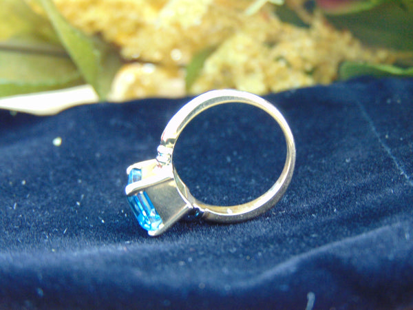 Blue Topaz Ring For Birthdays-Engagements-Weddings-Christmas Gifts-Promise Rings-Operas-Theater-Musicals-Western Dances-Gallery Shows-Church