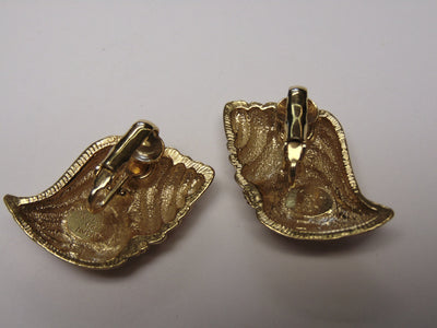 KJL Kenneth Jay Lane Undersea Shell Clip Earrings