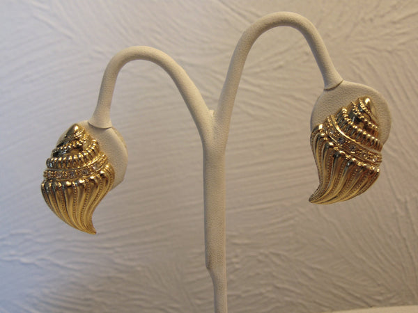 KJL Kenneth Jay Lane Undersea Shell Clip Earrings