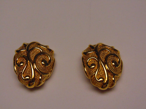 Jose Barrera Quartz Necklace Earring Set: Gold Scroll Clip Ons