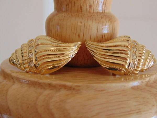 KJL Coral Bead Necklace & Gold Seashell Earrings: Undersea Collection