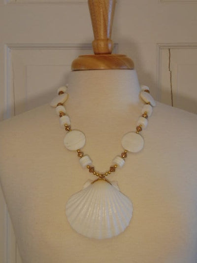 Seashell Necklace For Cruises-Resort Wear-Beach Or Island Vacations-Lilly Pulitzer Fashion-Summer Weddings-Pool Parties-Dinners-Patio Partys