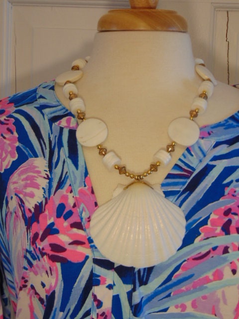 Seashell Necklace For Cruises-Resort Wear-Beach Or Island Vacations-Lilly Pulitzer Fashion-Summer Weddings-Pool Parties-Dinners-Patio Partys