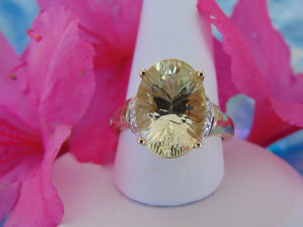 10KT Yellow Gold Lemon Quartz Ring - 5.50 Carat Oval Solitaire - Size 6 3/4