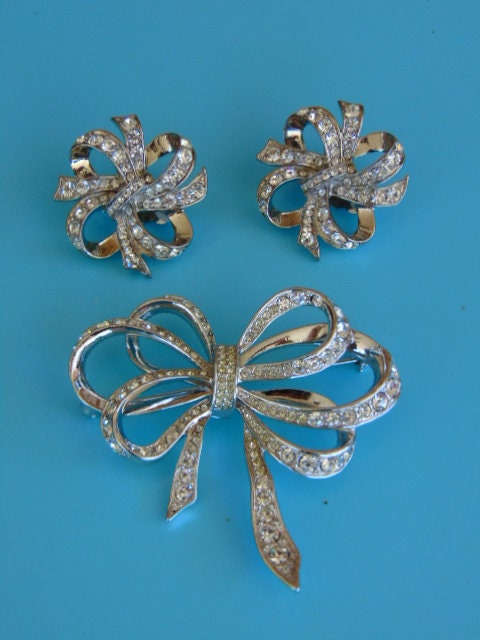 Vintage KJL Rhinestone Bow Brooch and Clip Earring Set