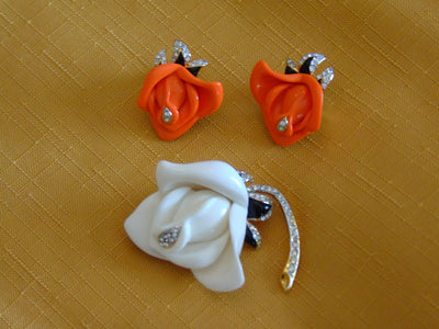 Vintage KJL Flower Brooch and Clip Earring Set: Peach & White Floral Jewelry