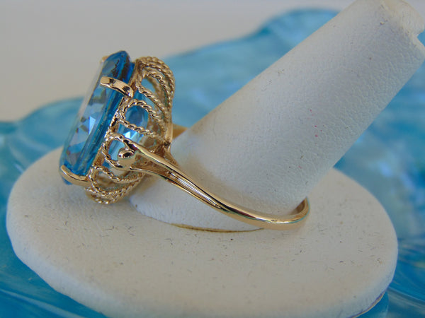 10K Gold Natural Blue Topaz Ring - Size 9.75