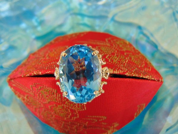 10K Gold Natural Blue Topaz Ring - Size 9.75