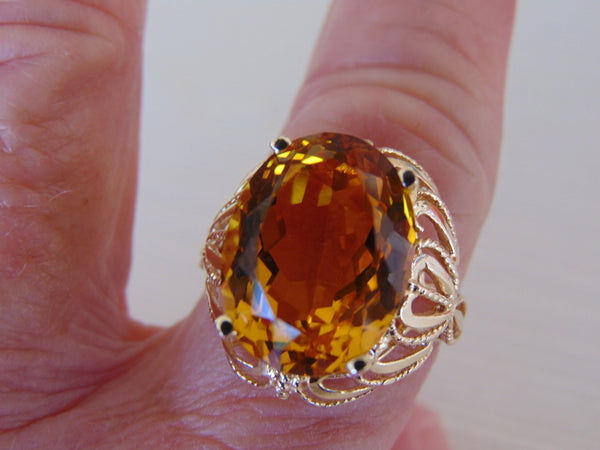 Vintage 14KTYG Citrine Ring: 6 Carat Oval Solitaire, Size 9.5