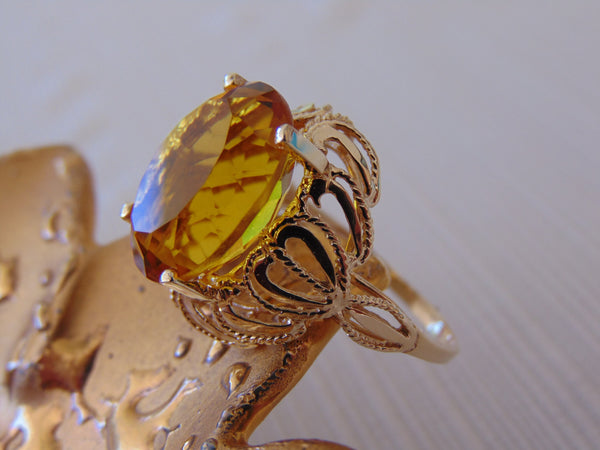 Vintage 14KTYG Citrine Ring: 6 Carat Oval Solitaire, Size 9.5