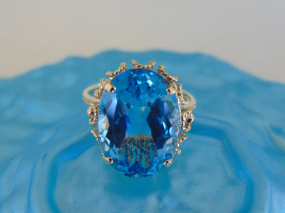 10K Gold Natural Blue Topaz Ring - Size 9.75