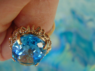10K Gold Natural Blue Topaz Ring - Size 9.75