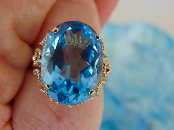 10K Gold Natural Blue Topaz Ring - Size 9.75