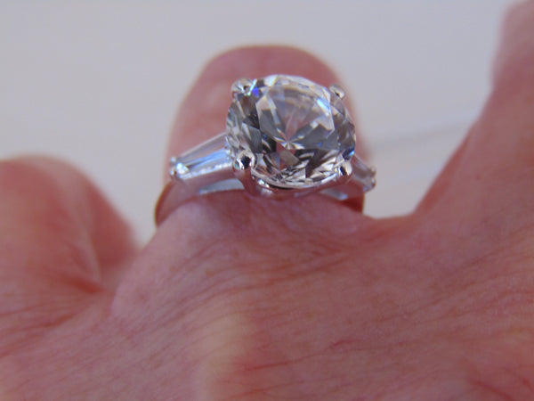 14KT White Gold CZ Ring: Round Solitaire, Size 5 3/4