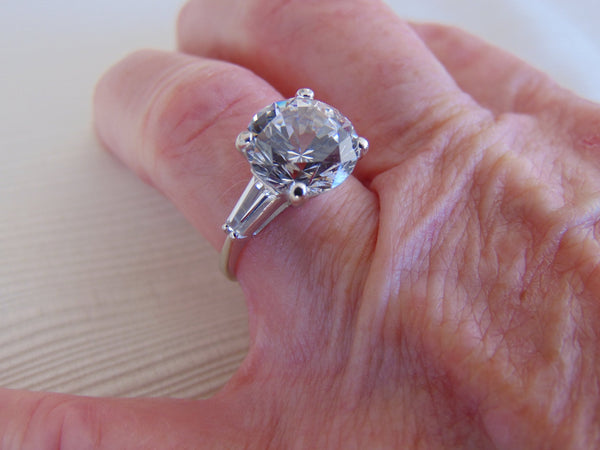 14KT White Gold CZ Ring: Round Solitaire, Size 5 3/4
