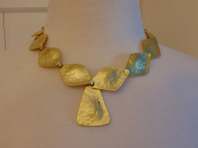 Vintage KJL Gold Tone Necklace: Adjustable Hammered Discs