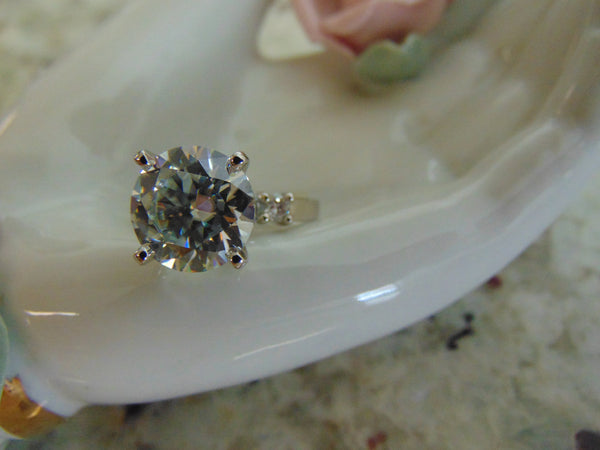 14Kt White Gold Moissanite Ring: 4.65 ct Solitaire, Size 7.5