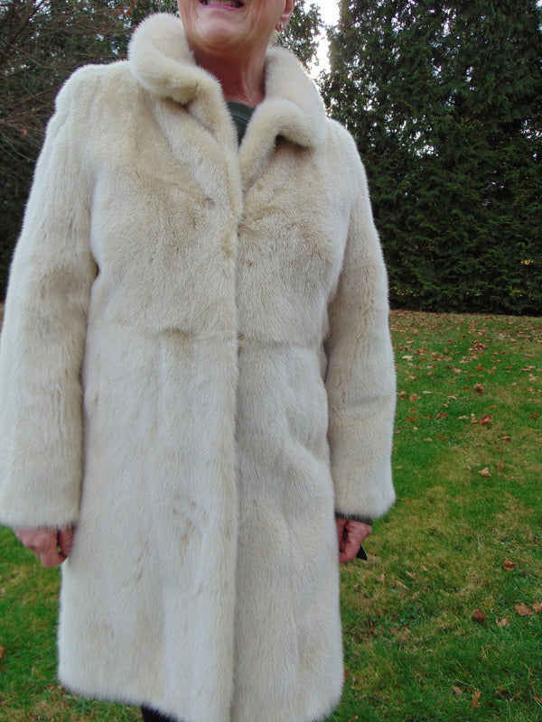 Vintage Pearl Mink Fur Coat: Ladies Resort Wedding Coat