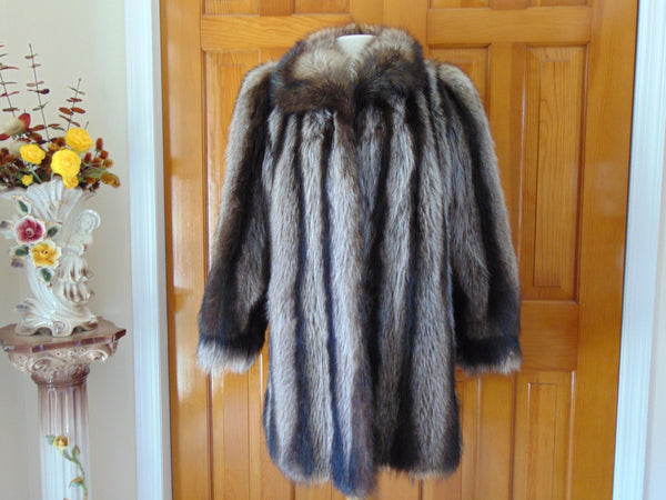 Vintage Raccoon Fur Stroller Coat: Striped Soft Fur, Pockets (Bust 46")