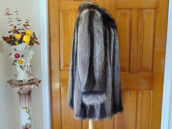 Vintage Raccoon Fur Stroller Coat: Striped Soft Fur, Pockets (Bust 46")