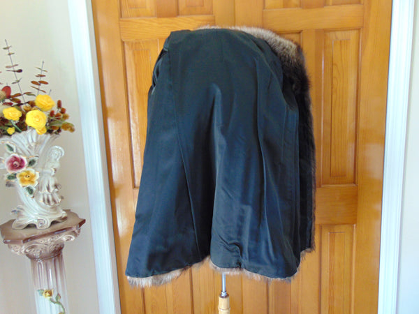 Vintage Raccoon Fur Stroller Coat: Striped Soft Fur, Pockets (Bust 46")