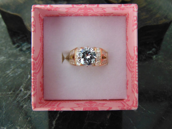 14K Yellow Gold CZ Ring: Multi Stone Solitaire, Size 7.75