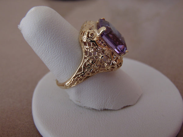 10Kt Yellow Gold Synthetic Amethyst Ring: Art Deco Filigree