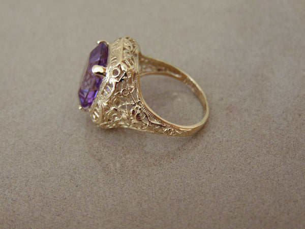 10Kt Yellow Gold Synthetic Amethyst Ring: Art Deco Filigree