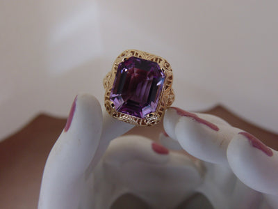 10Kt Yellow Gold Synthetic Amethyst Ring: Art Deco Filigree