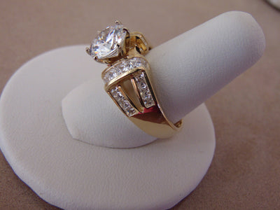 14K Yellow Gold CZ Ring: Multi Stone Solitaire, Size 7.75