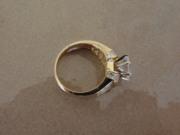 14K Yellow Gold CZ Ring: Multi Stone Solitaire, Size 7.75