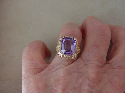 10Kt Yellow Gold Synthetic Amethyst Ring: Art Deco Filigree