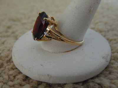 10KTYG Garnet Diamond Ring,