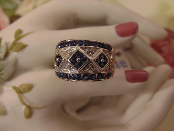 Vintage 10K White Gold Sapphire Diamond Band Ring