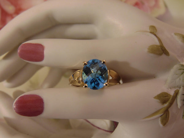 Vintage 14K Gold Blue Topaz Ring - Checkerboard Cut