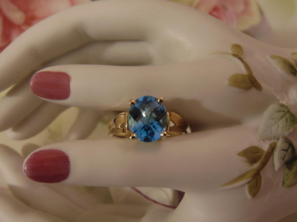 Vintage 14K Gold Blue Topaz Ring - Checkerboard Cut
