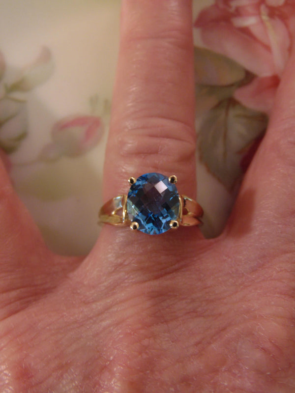 Vintage 14K Gold Blue Topaz Ring - Checkerboard Cut