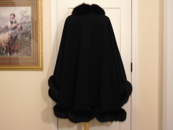 Vintage 1970s Wool Cape with Fox Fur Trim