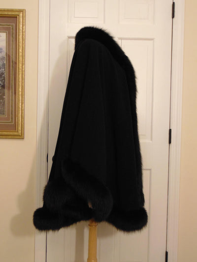 Vintage 1970s Wool Cape with Fox Fur Trim