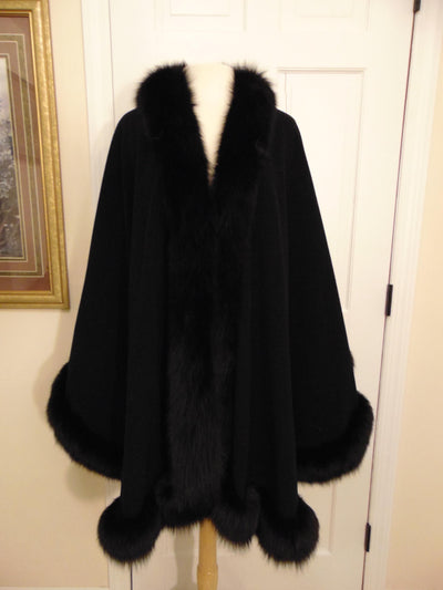 Vintage 1970s Wool Cape with Fox Fur Trim