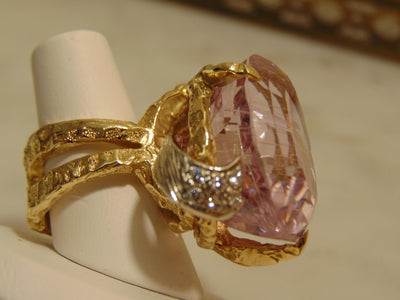 60Ct Natural Kunzite Diamond Ring: 18Kt Gold Twisted Vine Statement Ring